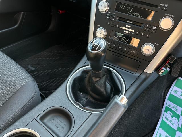 発進時や後退時に必ず操作するレバーです。操作のしやすさが肝になってきます。ぜひ一度体感してください。