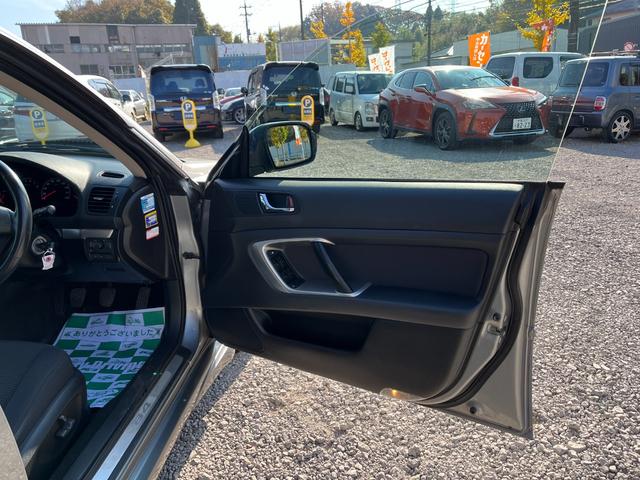 ご覧頂きまして誠に有難うございます！！是非ご来店して頂き、実際にご覧になって頂ければと思います。お客様からのご連絡をスタッフ一同、心よりお待ちしております