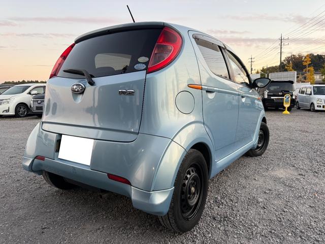R2 i 5速MT4気筒エンジン車検2年フルノーマル キーレスエントリー MT CD 衝突安全ボディ エアコン パワーステアリング(15枚目)