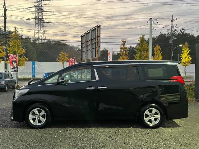 アルファード ２．５Ｘ　専用１０型ナビ後席モニタ－両側電動ドアＯＰレーダークルーズ　クリアランスソナー　オートクルーズコントロール　ＬＥＤヘッドランプ　スマートキー　電動格納ミラー　後席モニター　３列シート（17枚目）