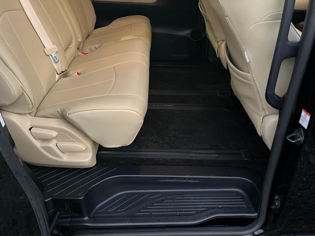 アルファード ２．５Ｘ　専用１０型ナビ後席モニタ－両側電動ドアＯＰレーダークルーズ　クリアランスソナー　オートクルーズコントロール　ＬＥＤヘッドランプ　スマートキー　電動格納ミラー　後席モニター　３列シート（37枚目）