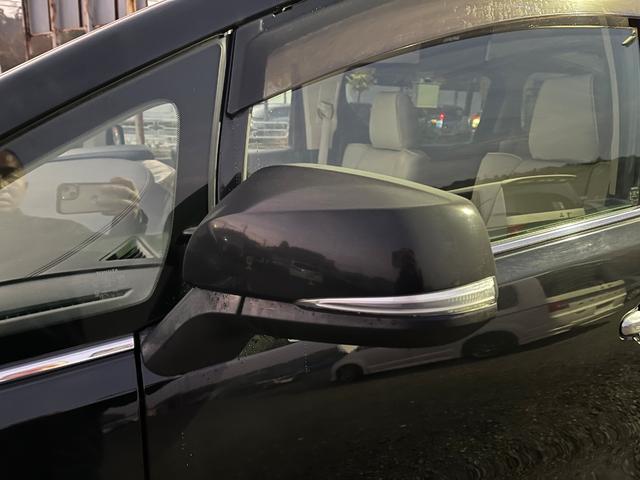 アルファード ２．５Ｘ　専用１０型ナビ後席モニタ－両側電動ドアＯＰレーダークルーズ　クリアランスソナー　オートクルーズコントロール　ＬＥＤヘッドランプ　スマートキー　電動格納ミラー　後席モニター　３列シート（38枚目）