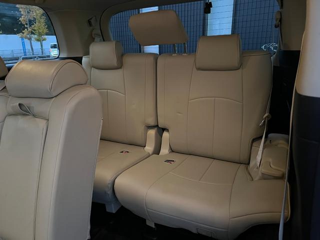 アルファード ２．５Ｘ　専用１０型ナビ後席モニタ－両側電動ドアＯＰレーダークルーズ　クリアランスソナー　オートクルーズコントロール　ＬＥＤヘッドランプ　スマートキー　電動格納ミラー　後席モニター　３列シート（42枚目）