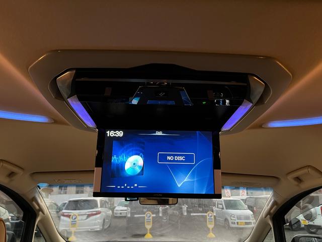 アルファード ２．５Ｘ　専用１０型ナビ後席モニタ－両側電動ドアＯＰレーダークルーズ　クリアランスソナー　オートクルーズコントロール　ＬＥＤヘッドランプ　スマートキー　電動格納ミラー　後席モニター　３列シート（46枚目）