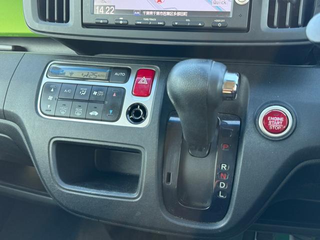 N-ONE G・Aパッケージ ツートンカラースタイル純正ナビBカメラ衝突軽減ブレーキ ETC オートライト HID スマートキー アイドリングストップ 電動格納ミラー ベンチシート CVT 盗難防止システム ABS ESC(6枚目)