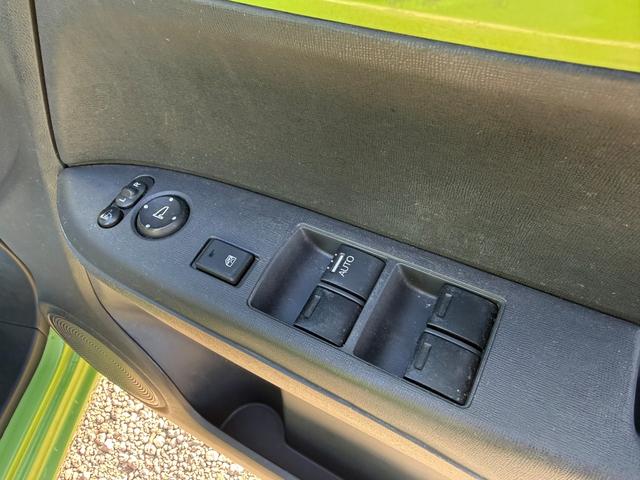 N-ONE G・Aパッケージ ツートンカラースタイル純正ナビBカメラ衝突軽減ブレーキ ETC オートライト HID スマートキー アイドリングストップ 電動格納ミラー ベンチシート CVT 盗難防止システム ABS ESC(11枚目)