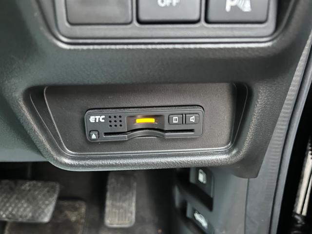 オデッセイ アブソルート　純正ナビ後席モニター全方位カメラＯＰ１８ＡＷ両側電動ドア　衝突被害軽減システム　両側電動スライドドア　ＬＥＤヘッドランプ　スマートキー　アイドリングストップ　電動格納ミラー（11枚目）