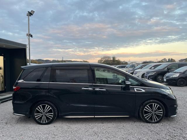 オデッセイ アブソルート　純正ナビ後席モニター全方位カメラＯＰ１８ＡＷ両側電動ドア　衝突被害軽減システム　両側電動スライドドア　ＬＥＤヘッドランプ　スマートキー　アイドリングストップ　電動格納ミラー（15枚目）