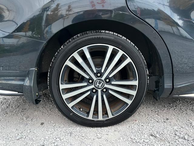 オデッセイ アブソルート　純正ナビ後席モニター全方位カメラＯＰ１８ＡＷ両側電動ドア　衝突被害軽減システム　両側電動スライドドア　ＬＥＤヘッドランプ　スマートキー　アイドリングストップ　電動格納ミラー（21枚目）