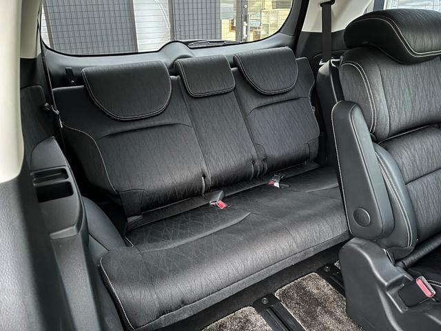 オデッセイ アブソルート　純正ナビ後席モニター全方位カメラＯＰ１８ＡＷ両側電動ドア　衝突被害軽減システム　両側電動スライドドア　ＬＥＤヘッドランプ　スマートキー　アイドリングストップ　電動格納ミラー（31枚目）