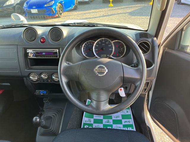 キックス ＲＸ　４ＷＤ　ＥＴＣ　キーレスエントリー　電動格納ミラー　シートヒーター　ターボ　ＭＴ　盗難防止システム　ＡＢＳ　ＣＤ　アルミホイール　衝突安全ボディ　エアコン　パワーステアリング　パワーウィンドウ（2枚目）