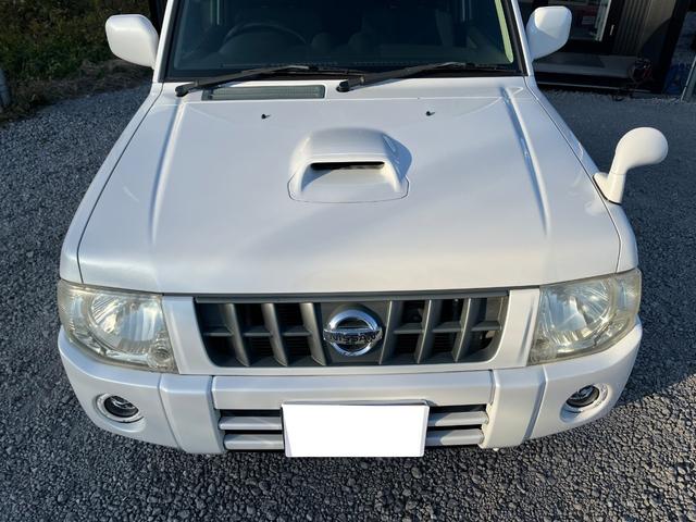 キックス ＲＸ　４ＷＤ　ＥＴＣ　キーレスエントリー　電動格納ミラー　シートヒーター　ターボ　ＭＴ　盗難防止システム　ＡＢＳ　ＣＤ　アルミホイール　衝突安全ボディ　エアコン　パワーステアリング　パワーウィンドウ（13枚目）