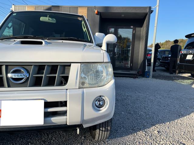 キックス ＲＸ　４ＷＤ　ＥＴＣ　キーレスエントリー　電動格納ミラー　シートヒーター　ターボ　ＭＴ　盗難防止システム　ＡＢＳ　ＣＤ　アルミホイール　衝突安全ボディ　エアコン　パワーステアリング　パワーウィンドウ（22枚目）