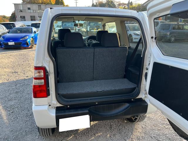 キックス ＲＸ　４ＷＤ　ＥＴＣ　キーレスエントリー　電動格納ミラー　シートヒーター　ターボ　ＭＴ　盗難防止システム　ＡＢＳ　ＣＤ　アルミホイール　衝突安全ボディ　エアコン　パワーステアリング　パワーウィンドウ（24枚目）