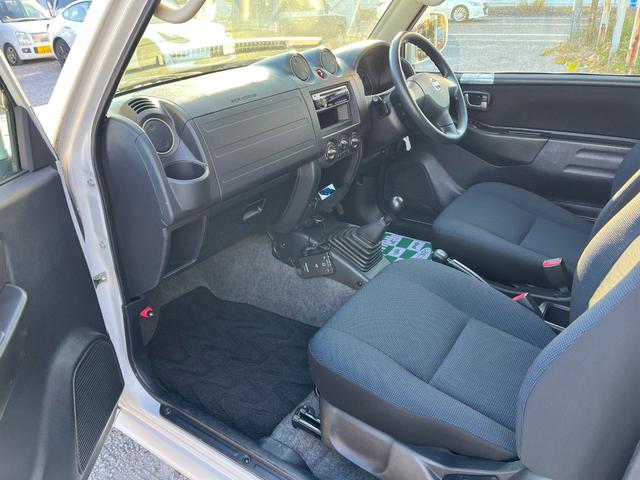 キックス ＲＸ　４ＷＤ　ＥＴＣ　キーレスエントリー　電動格納ミラー　シートヒーター　ターボ　ＭＴ　盗難防止システム　ＡＢＳ　ＣＤ　アルミホイール　衝突安全ボディ　エアコン　パワーステアリング　パワーウィンドウ（37枚目）