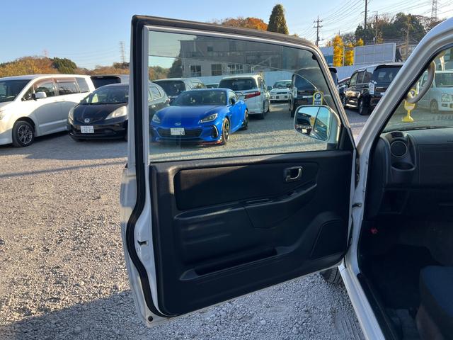 キックス ＲＸ　４ＷＤ　ＥＴＣ　キーレスエントリー　電動格納ミラー　シートヒーター　ターボ　ＭＴ　盗難防止システム　ＡＢＳ　ＣＤ　アルミホイール　衝突安全ボディ　エアコン　パワーステアリング　パワーウィンドウ（38枚目）