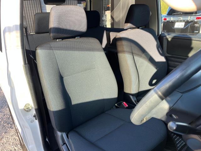 キックス ＲＸ　４ＷＤ　ＥＴＣ　キーレスエントリー　電動格納ミラー　シートヒーター　ターボ　ＭＴ　盗難防止システム　ＡＢＳ　ＣＤ　アルミホイール　衝突安全ボディ　エアコン　パワーステアリング　パワーウィンドウ（41枚目）