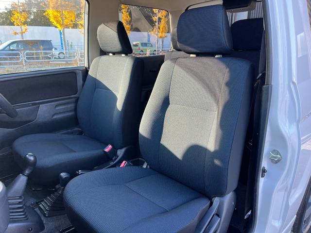 キックス ＲＸ　４ＷＤ　ＥＴＣ　キーレスエントリー　電動格納ミラー　シートヒーター　ターボ　ＭＴ　盗難防止システム　ＡＢＳ　ＣＤ　アルミホイール　衝突安全ボディ　エアコン　パワーステアリング　パワーウィンドウ（44枚目）