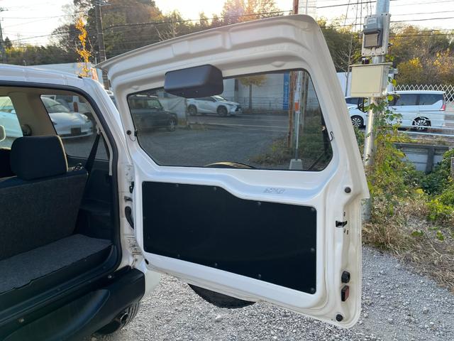 キックス ＲＸ　４ＷＤ　ＥＴＣ　キーレスエントリー　電動格納ミラー　シートヒーター　ターボ　ＭＴ　盗難防止システム　ＡＢＳ　ＣＤ　アルミホイール　衝突安全ボディ　エアコン　パワーステアリング　パワーウィンドウ（48枚目）