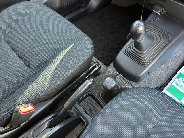 キックス ＲＸ　４ＷＤ　ＥＴＣ　キーレスエントリー　電動格納ミラー　シートヒーター　ターボ　ＭＴ　盗難防止システム　ＡＢＳ　ＣＤ　アルミホイール　衝突安全ボディ　エアコン　パワーステアリング　パワーウィンドウ（49枚目）