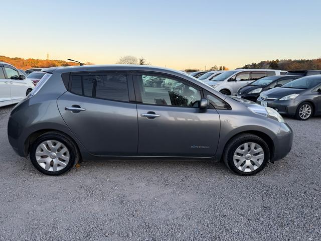 リーフ X(24kwh) ETC バックカメラ ナビ TV オートクルーズコントロール 衝突被害軽減システム スマートキー 電動格納ミラー シートヒーター CVT 盗難防止システム 衝突安全ボディ ABS ESC CD(17枚目)