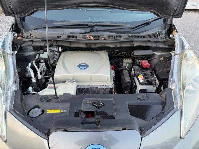 リーフ X(24kwh) ETC バックカメラ ナビ TV オートクルーズコントロール 衝突被害軽減システム スマートキー 電動格納ミラー シートヒーター CVT 盗難防止システム 衝突安全ボディ ABS ESC CD(20枚目)