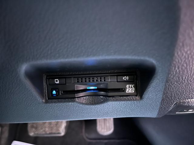 プリウスPHV Sナビパッケージ・セーフティプラス セーフティセンス純正11.6型ナビ地デジBカメラETC レーンアシスト オートクルーズコントロール パークアシスト 衝突被害軽減システム バックカメラ アルミホイール オートマチックハイビーム(8枚目)