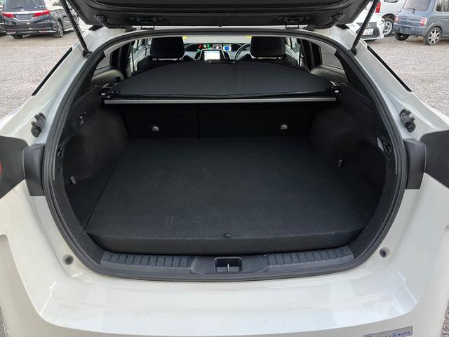 プリウスPHV Sナビパッケージ・セーフティプラス セーフティセンス純正11.6型ナビ地デジBカメラETC レーンアシスト オートクルーズコントロール パークアシスト 衝突被害軽減システム バックカメラ アルミホイール オートマチックハイビーム(18枚目)