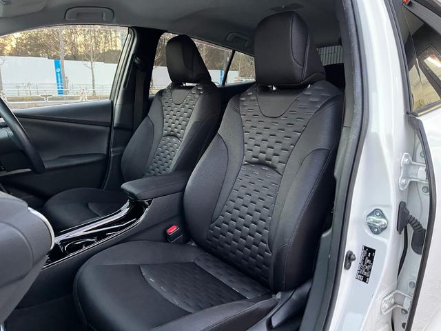 プリウスPHV Sナビパッケージ・セーフティプラス セーフティセンス純正11.6型ナビ地デジBカメラETC レーンアシスト オートクルーズコントロール パークアシスト 衝突被害軽減システム バックカメラ アルミホイール オートマチックハイビーム(24枚目)