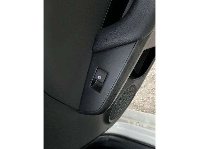 プリウスPHV Sナビパッケージ・セーフティプラス セーフティセンス純正11.6型ナビ地デジBカメラETC レーンアシスト オートクルーズコントロール パークアシスト 衝突被害軽減システム バックカメラ アルミホイール オートマチックハイビーム(27枚目)