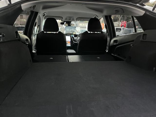 プリウスPHV Sナビパッケージ・セーフティプラス セーフティセンス純正11.6型ナビ地デジBカメラETC レーンアシスト オートクルーズコントロール パークアシスト 衝突被害軽減システム バックカメラ アルミホイール オートマチックハイビーム(35枚目)