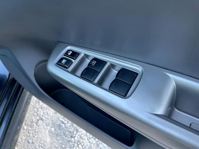 インプレッサ Ｓ－ＧＴ　５速ＭＴフルノーマルＥＴＣ車検２年　４ＷＤ　　オートクルーズコントロール　アルミホイール　ＨＩＤ　スマートキー　電動格納ミラー　　盗難防止システム　衝突安全ボディ　ＡＢＳ　エアコン　パワーステアリング（21枚目）