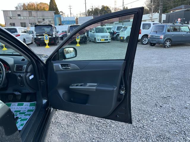 インプレッサ Ｓ－ＧＴ　５速ＭＴフルノーマルＥＴＣ車検２年　４ＷＤ　　オートクルーズコントロール　アルミホイール　ＨＩＤ　スマートキー　電動格納ミラー　　盗難防止システム　衝突安全ボディ　ＡＢＳ　エアコン　パワーステアリング（22枚目）