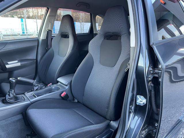 インプレッサ Ｓ－ＧＴ　５速ＭＴフルノーマルＥＴＣ車検２年　４ＷＤ　　オートクルーズコントロール　アルミホイール　ＨＩＤ　スマートキー　電動格納ミラー　　盗難防止システム　衝突安全ボディ　ＡＢＳ　エアコン　パワーステアリング（23枚目）