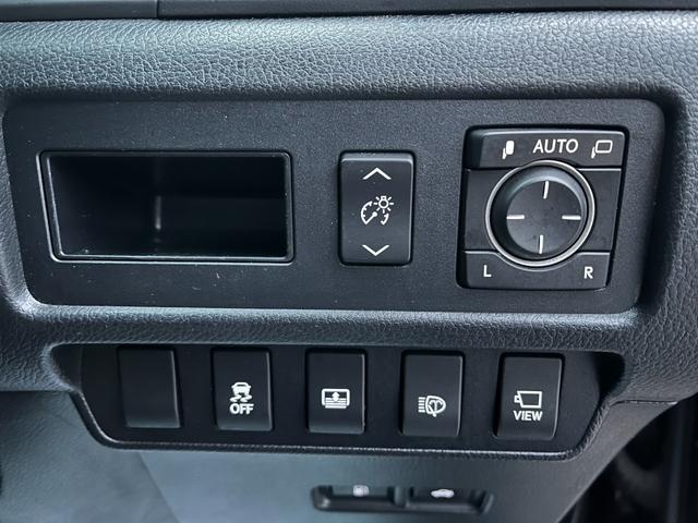 ＨＳ ＨＳ２５０ｈ　バージョンＩ　サンルーフ黒本革エアーシート純正ナビ地デジＢカメラＥＴＣ　アルミホイール　オートライト　ＨＩＤ　ＬＥＤヘッドランプ　ヘッドライトウォッシャー　サンルーフ　ＣＶＴ　シートヒーター　シートエアコン（11枚目）