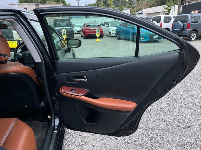 ＨＳ ＨＳ２５０ｈ　バージョンＩ　サンルーフ黒本革エアーシート純正ナビ地デジＢカメラＥＴＣ　アルミホイール　オートライト　ＨＩＤ　ＬＥＤヘッドランプ　ヘッドライトウォッシャー　サンルーフ　ＣＶＴ　シートヒーター　シートエアコン（64枚目）