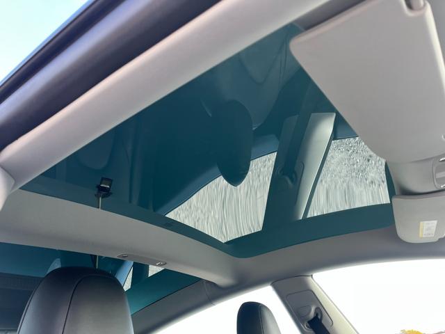 モデル３ スタンダードレンジプラス　ＥＴＣ　オートクルーズコントロール　全周囲カメラ　ナビ　アルミホイール　サンルーフ　ＣＶＴ　電動リアゲート　パワーシート　Ｂｌｕｅｔｏｏｔｈ　ＡＢＳ　エアコン　パワーステアリング　パワーウィンドウ（13枚目）