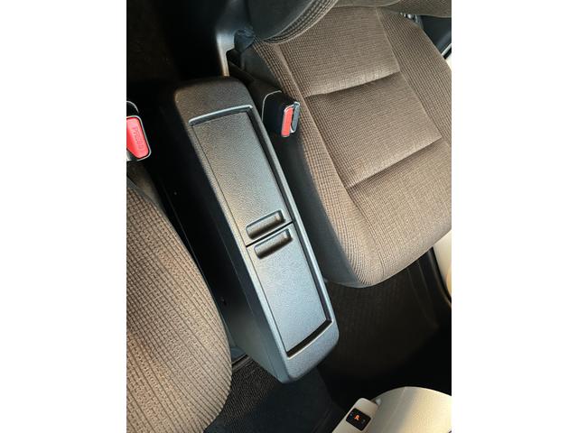 シエンタ ハイブリッドG セーフティセンスBT接続ナビBカメラ両側電動LEDヘッド レーンアシスト 衝突被害軽減システム 両側電動スライドドア オートマチックハイビーム スマートキー シートヒーター 3列シート アルミホイール(37枚目)