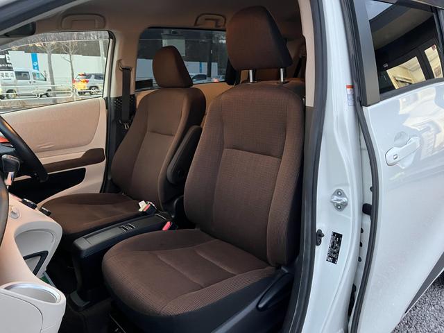 シエンタ ハイブリッドG セーフティセンスBT接続ナビBカメラ両側電動LEDヘッド レーンアシスト 衝突被害軽減システム 両側電動スライドドア オートマチックハイビーム スマートキー シートヒーター 3列シート アルミホイール(39枚目)