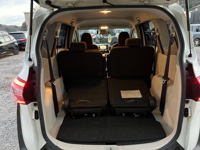 シエンタ ハイブリッドG セーフティセンスBT接続ナビBカメラ両側電動LEDヘッド レーンアシスト 衝突被害軽減システム 両側電動スライドドア オートマチックハイビーム スマートキー シートヒーター 3列シート アルミホイール(46枚目)