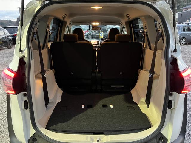 シエンタ ハイブリッドG セーフティセンスBT接続ナビBカメラ両側電動LEDヘッド レーンアシスト 衝突被害軽減システム 両側電動スライドドア オートマチックハイビーム スマートキー シートヒーター 3列シート アルミホイール(48枚目)