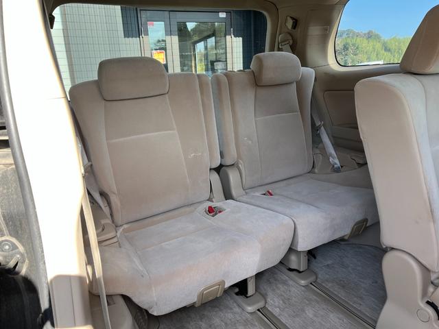 アルファード ２４０Ｘ　ナビＢカメラＥＴＣ両側電動スライドドア　　ＴＶ　クリアランスソナー　両側電動スライドドア　ＨＩＤ　スマートキー　電動格納ミラー　３列シート　ＣＶＴ　アルミホイール　盗難防止システム　衝突安全ボディ（39枚目）