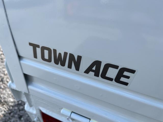 タウンエーストラック ＤＸ　Ｘエディション　トラック　ＡＴ　エアコン　パワーウィンドウ　運転席エアバッグ　ＣＤ　ＵＳＢ（23枚目）