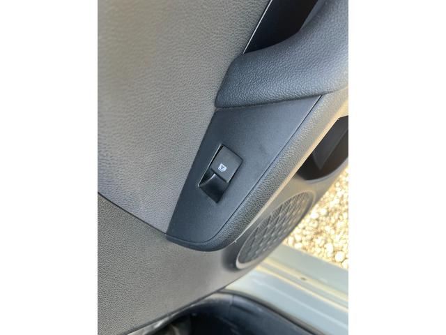 プリウス Ｓ　１オーナーフルノーマルＢＴ接続ナビ地デジＢカメラＥＴＣ　アルミホイール　オートライト　ＬＥＤヘッドランプ　ＣＶＴ　スマートキー　アイドリングストップ　電動格納ミラー　盗難防止システム　衝突安全ボディ（47枚目）