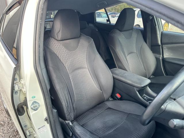 プリウス Ｓ　１オーナーフルノーマルＢＴ接続ナビ地デジＢカメラＥＴＣ　アルミホイール　オートライト　ＬＥＤヘッドランプ　ＣＶＴ　スマートキー　アイドリングストップ　電動格納ミラー　盗難防止システム　衝突安全ボディ（54枚目）