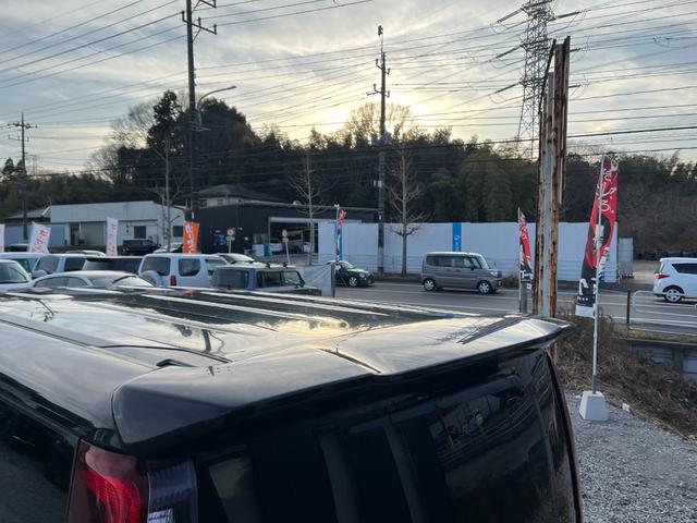 エスクァイア ハイブリッドＧｉ　純正ＯＰエアロ９型ナビ後席モニター地デジＢカメラ両側電動ドア　オートクルーズコントロール　両側電動スライドドア　オートライト　ＬＥＤヘッドランプ　スマートキー　電動格納ミラー　シートヒーター（28枚目）