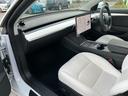 ロングレンジ　ＡＷＤ　オートパイロット白革シート／パノラマガラスルーフ全席シートヒーターＰゲート　ＥＴＣ　クリアランスソナー　バックカメラ　サイドカメラ　ナビ　アルミホイール　サンルーフ　ＡＴ　パワーシート（33枚目）