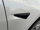 ロングレンジ　ＡＷＤ　オートパイロット白革シート／パノラマガラスルーフ全席シートヒーターＰゲート　ＥＴＣ　クリアランスソナー　バックカメラ　サイドカメラ　ナビ　アルミホイール　サンルーフ　ＡＴ　パワーシート（62枚目）