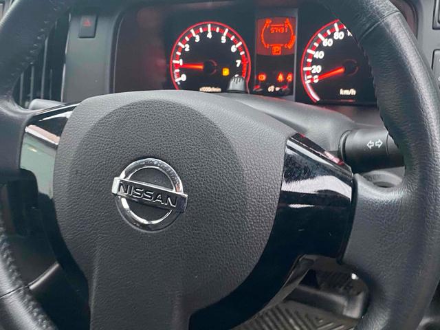 セレナ ハイウェイスター Vセレクション ETC ナビ 両側電動スライドドア HID スマートキー 電動格納ミラー 後席モニター 3列シート CVT アルミホイール 盗難防止システム 衝突安全ボディ ABS エアコン パワーステアリング(2枚目)