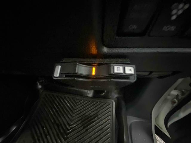 セレナ ハイウェイスター Vセレクション ETC ナビ 両側電動スライドドア HID スマートキー 電動格納ミラー 後席モニター 3列シート CVT アルミホイール 盗難防止システム 衝突安全ボディ ABS エアコン パワーステアリング(7枚目)